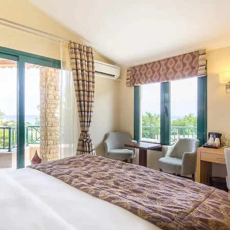 Ismaros Hotel 4*