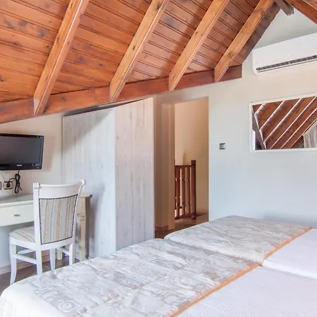 Hotel Ismaros 4*